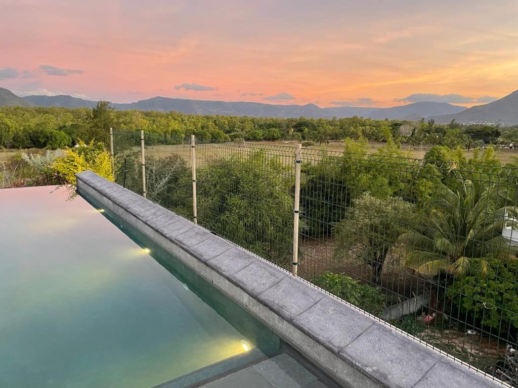 373 Wolmar Cosy And Modern Apartment- 200 Metres From The Beach And Supermarkets And Just Next To Domaine De Wolmar With Views Of Deers And Green Natural Park Flic-en-Flacq 外观 照片